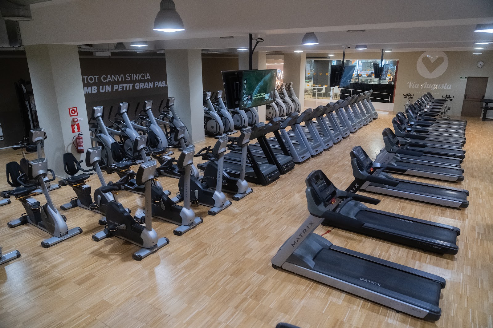 Photo de la salle de sport VivaGym Vía Augusta | Gimnasio en Barcelona à Via Augusta, 17, Sarrià-Sant Gervasi, 08006 Barcelona, Spain